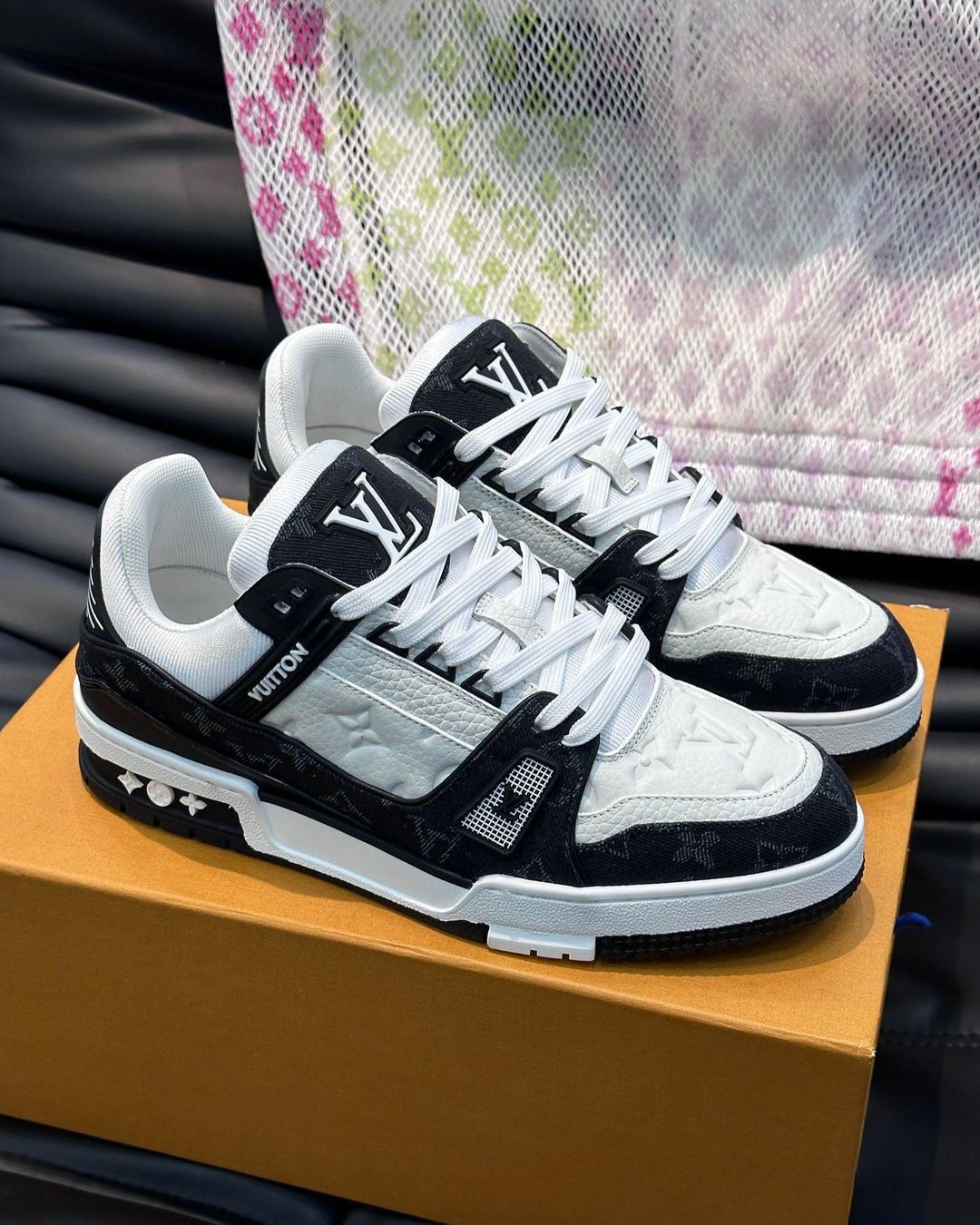 LOUIS VUITTON
